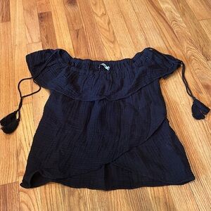 Redhaute Women’s Black Off the Shoulder Top Size Large